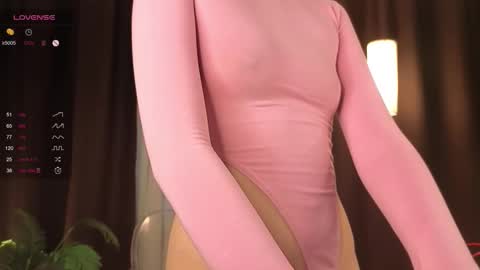 Snapshot of mia_roxxxy chatting on October 18, 12:31 pm Mia Roxy online show from October 18, 12:31 pm