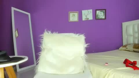 Mia  online show from November 8, 1:50 am