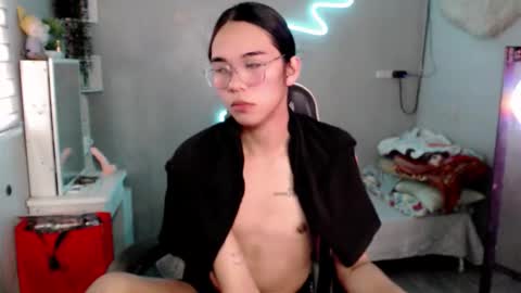 Mia online show from March 4, 7:36 am