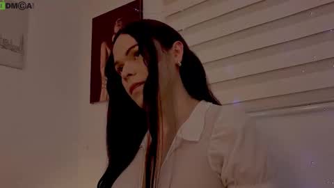 Mia online show from January 5, 5:49 pm