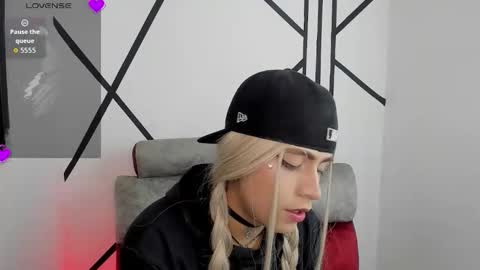 MihaAdamss online show from November 14, 5:59 am