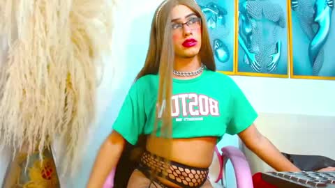 miss_channellx online show from February 14, 3:33 am