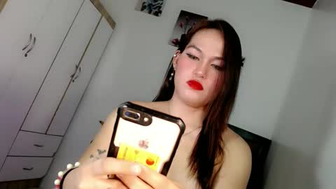 twinny pie online show from May 7, 7:04 am