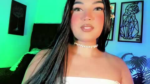 miss_zz online show from February 19, 8:05 pm