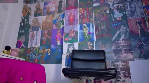   online show from March 22, 7:51 pm