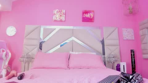 Sophia  online show from December 2, 7:28 pm