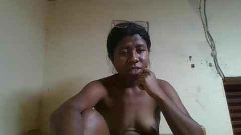 nadiasando online show from December 4, 7:40 pm