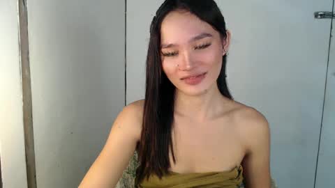 nadiestar online show from December 3, 1:03 am