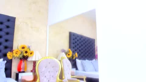 Snapshot of nahomiwhitel_ chatting on October 22, 6:10 pm Nahomi online show from October 22, 6:10 pm