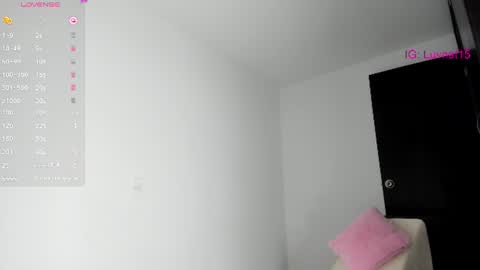 nataliarey_ online show from June 23, 11:57 pm