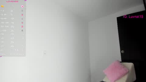 nataliarey_ online show from June 25, 12:30 am