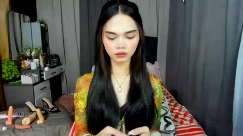 emma online show from June 2, 10:44 pm