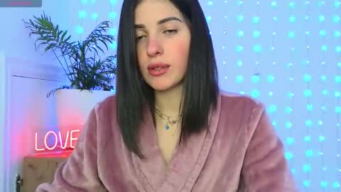 Neferutt online show from February 4, 2:11 pm