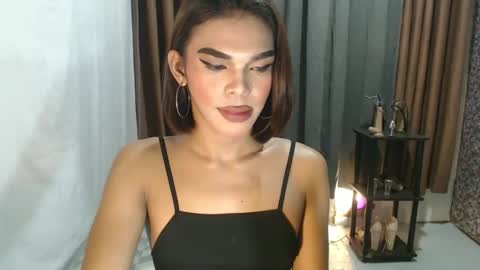 neomi online show from March 8, 3:59 pm