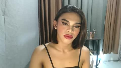 neomi online show from April 7, 3:46 pm