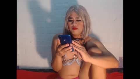 Snapshot of new_asian_ts chatting on October 24, 12:10 pm new_asian_ts online show from October 24, 12:10 pm