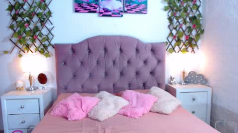niabussethxxx online show from December 21, 6:41 am