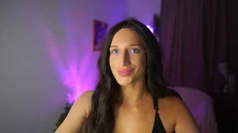 nicolette__shea_ online show from July 14, 6:35 pm