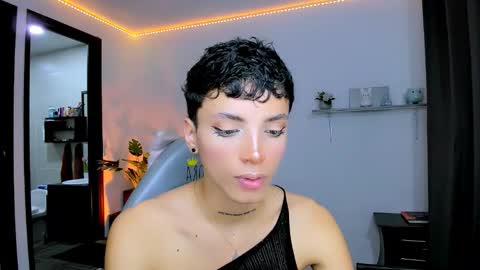 Snapshot of nilam217 chatting on October 8, 12:01 am Nilam online show from October 8, 12:01 am