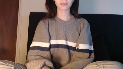 Snapshot of novafrey chatting on December 6, 9:51 pm Olivia online show from December 6, 9:51 pm