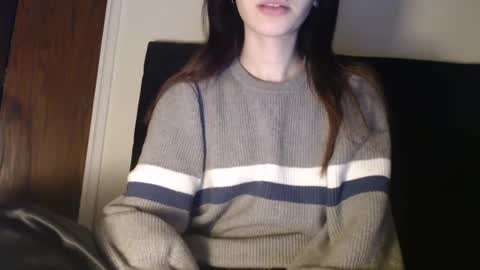Snapshot of novafrey chatting on December 8, 1:19 am Olivia online show from December 8, 1:19 am