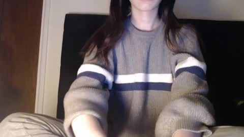 Snapshot of novafrey chatting on December 9, 1:51 am Olivia online show from December 9, 1:51 am