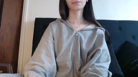 Snapshot of novafrey chatting on December 17, 7:15 pm Olivia online show from December 17, 7:15 pm