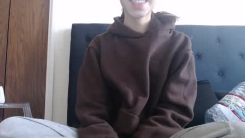 Snapshot of novafrey chatting on January 26, 6:27 pm Olivia online show from January 26, 6:27 pm