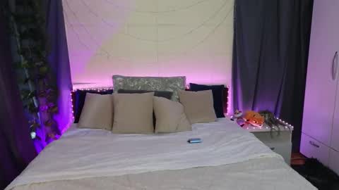 Ami and Maddy online show from March 4, 8:20 am