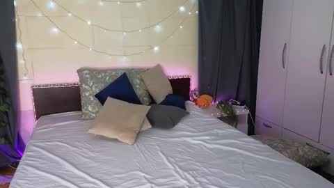 Ami and Maddy online show from March 25, 8:19 am