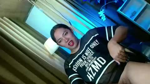 Miss OLIVIA online show from November 25, 11:12 am