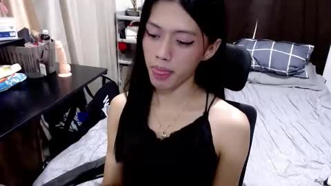 oliviaknightx online show from November 16, 4:06 pm