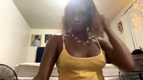 Snapshot of paigethekinkyone chatting on December 28, 8:16 am PrincessTsVivian online show from December 28, 8:16 am