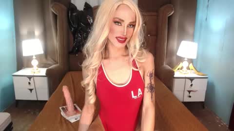 Snapshot of petite_bigload_7inches_thick69 chatting on October 22, 10:57 pm BIGLOAD online show from October 22, 10:57 pm