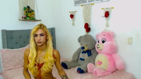 salome holguin online show from January 22, 8:49 pm