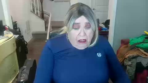 Snapshot of phillyguy195601 chatting on October 12, 6:27 am Geri online show from October 12, 6:27 am