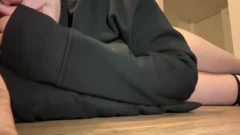 pierced_angelxo online show from August 7, 9:49 am