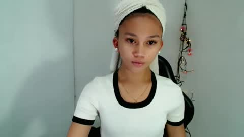 pinkdollbaby_ online show from May 7, 1:01 am