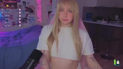 pinkvenom_ online show from March 8, 9:45 am