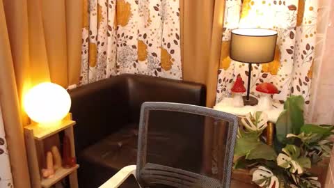 Snapshot of pixiewinky chatting on February 22, 7:23 am pixiewinky online show from February 22, 7:23 am