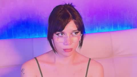 cris online show from March 26, 3:43 am