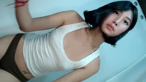 Its me Molly 3 online show from April 6, 10:48 am