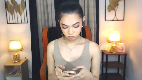 prettyhothugecock online show from January 18, 7:04 am