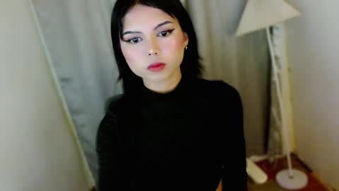Snapshot of prettyjulian chatting on October 24, 10:53 am SEXY JULIA online show from October 24, 10:53 am