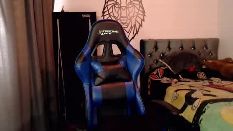 Cris online show from October 24, 7:30 pm