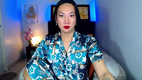 QUEEN online show from January 9, 5:23 am