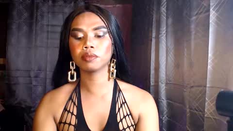 queenpinayebony_xx online show from June 8, 9:52 am