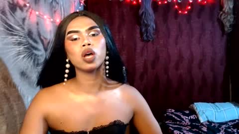 queenpinayebony_xx online show from June 30, 11:21 am