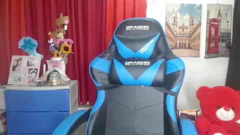 queensteffi online show from February 28, 8:15 pm