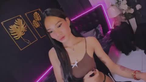 danika linn online show from November 25, 1:51 am